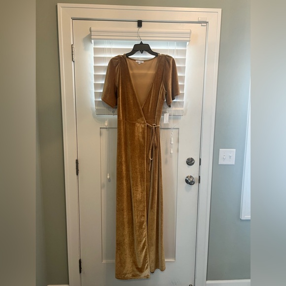 EUC Baltic Born Meghan Velvet Wrap Dress - Picture 11 of 12